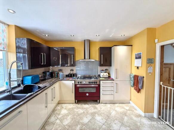 3 bed Semi-Detached for sale Image 4
