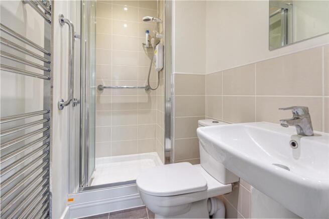 Ensuite-1 3.jpg