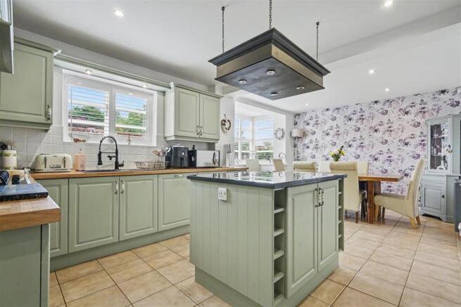 Living/Dining Kitchen