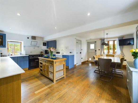 Kitchen/Dining Room