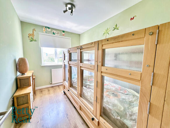4 bed Detached for sale Image 8