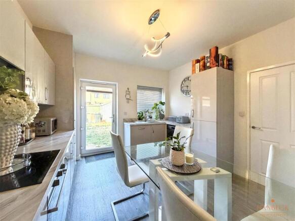 3 bed Terraced for sale Image 8