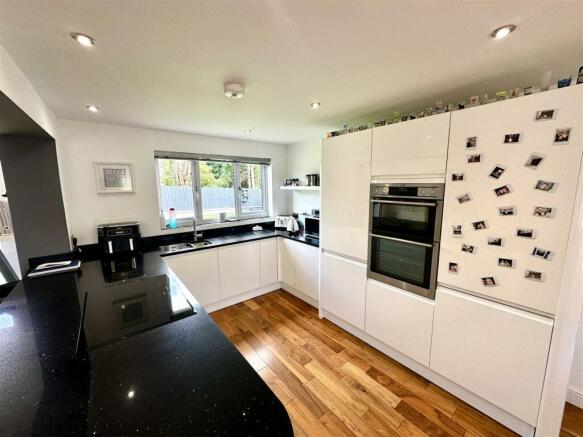 KITCHEN/FAMILY/DINING ROOM