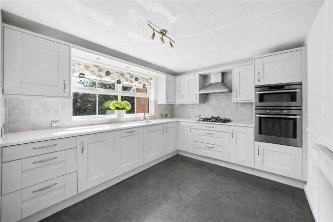 4 bed Detached for sale Image 5