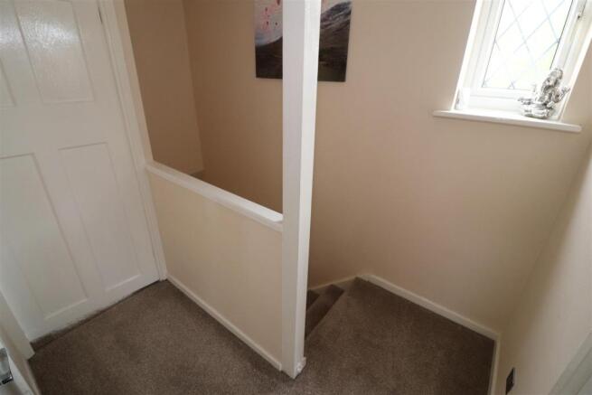 FIRST FLOOR LANDING