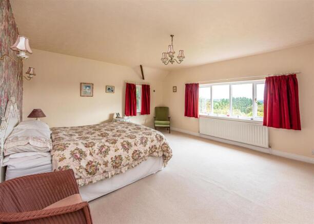 East Mill Cottage-bed1a.jpg