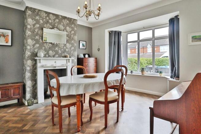 4 bed Semi-Detached for sale Image 6