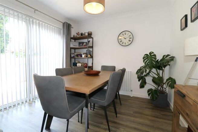 Lounge/Dining Room