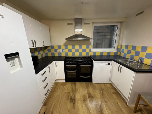 1 bed House Share to rent Image 4