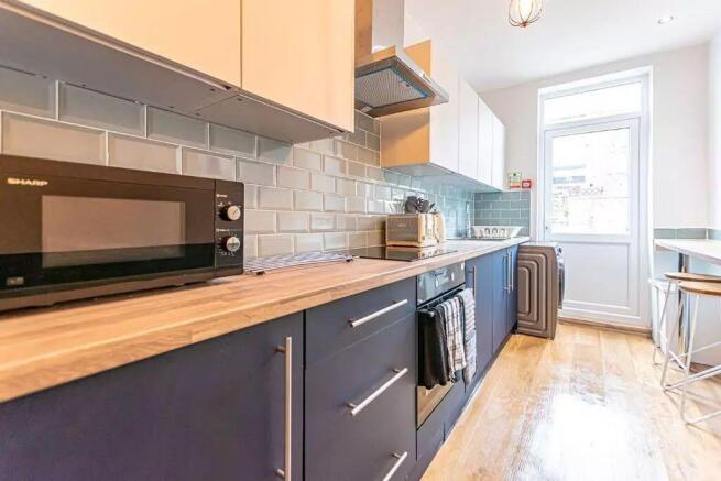 5 bed Terraced for sale Image 5