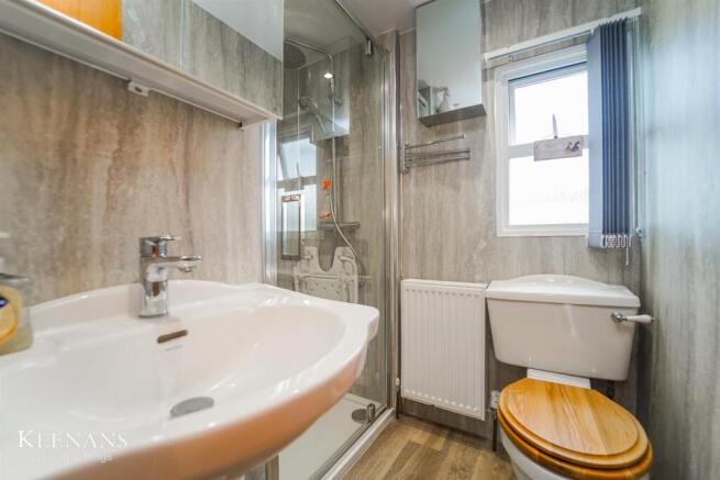 2 bed Park Home for sale Image 10