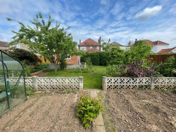 49 spalding road garden NEW.jpg