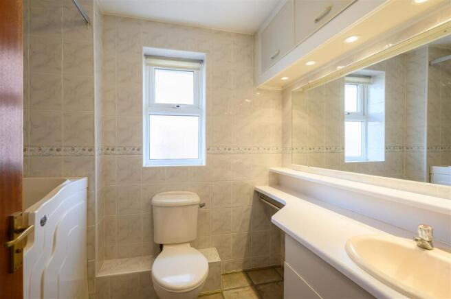 3 bed Detached Bungalow for sale Image 10