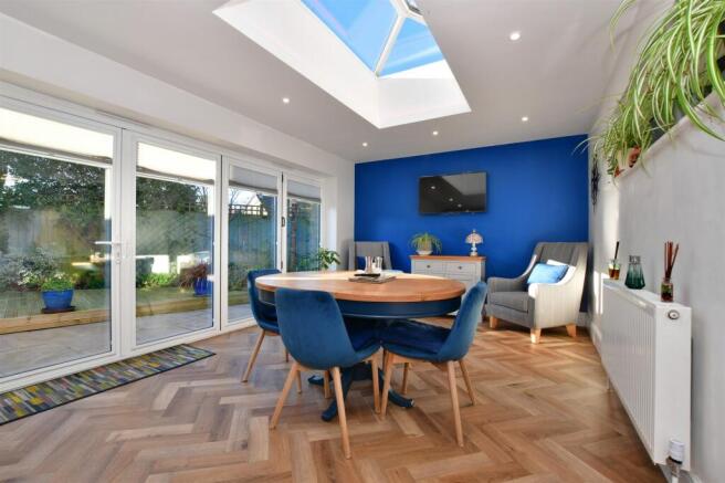 Kitchen/ Dining Area