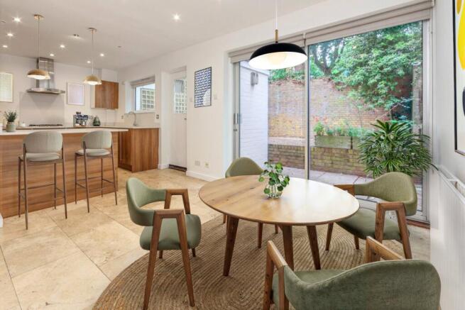 Bramalea Close, Highgate, N6 photo 4