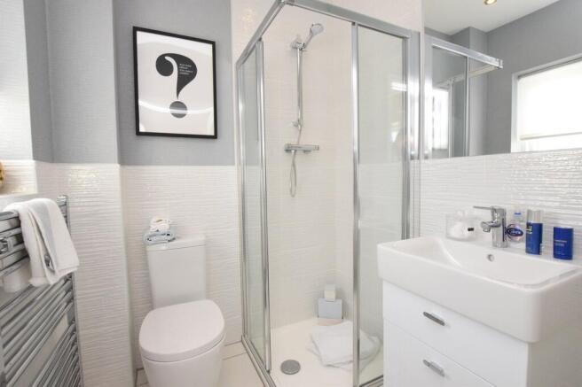 4 bed Detached to rent Image 8