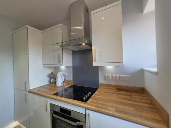 Kitchen 1.JPG
