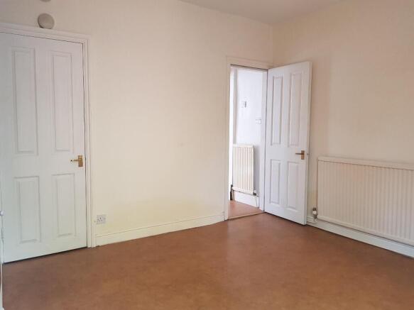 3 bed Terraced to rent Image 6