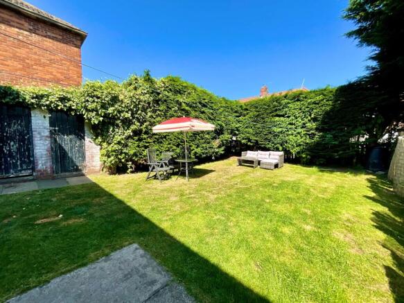 3 bed Semi-Detached for sale Image 11
