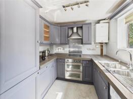 3, Hillview, Maple Close, Whyteleafe CR3 0HE