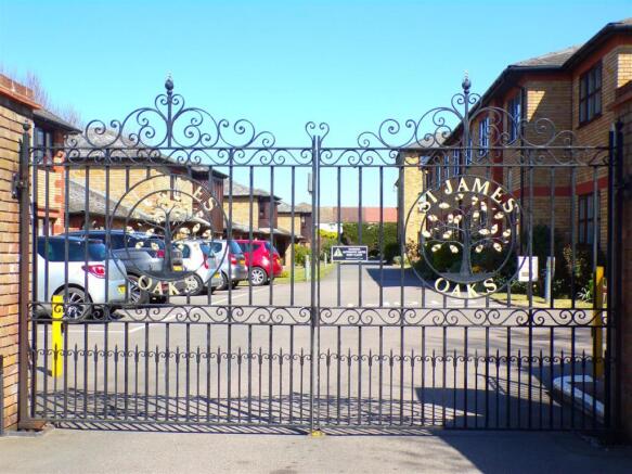 THE GATE HOUSE