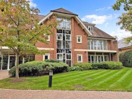 Flat 10, 46 The Groves, Station Road, Beaconsfield HP9 1AB