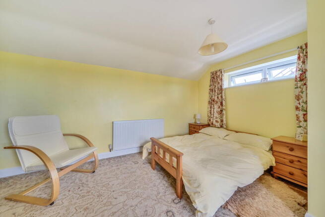 3 bed Semi-Detached Bungalow for sale Image 12