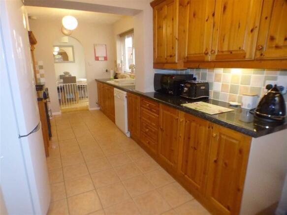 KITCHEN/BREAKFAST ROOM