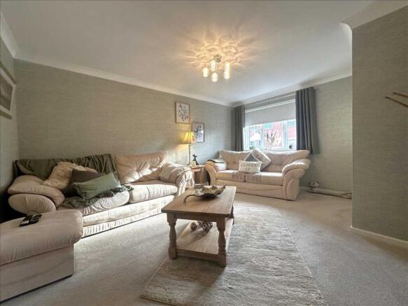 3 bed House for sale Image 6