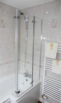 BATHROOM/WC