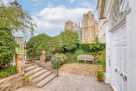 Cathedral Green Wells