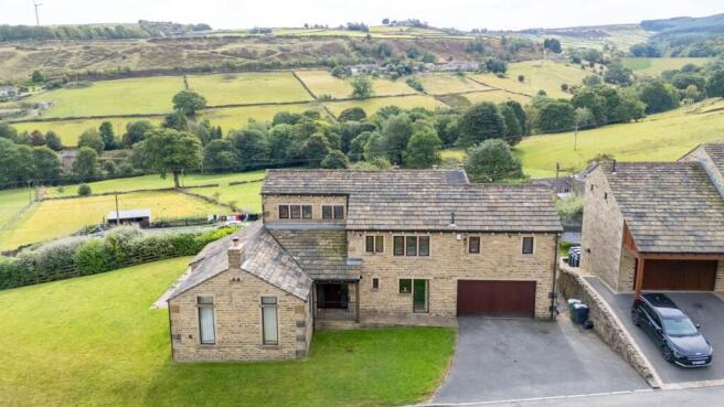 4 bed Detached for sale Image 8
