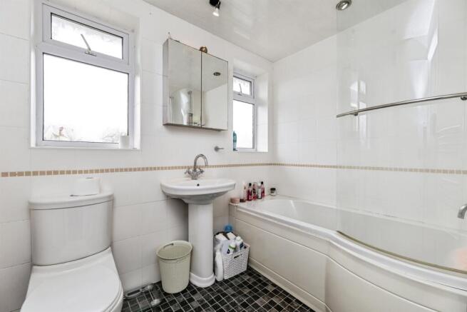 3 bed Semi-Detached for sale Image 6