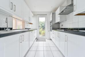 1, Coney Acre, London SE21 8LL