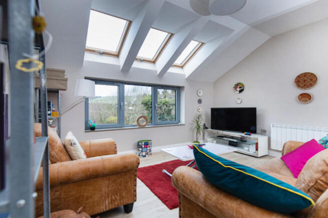 2 bed Apartment for sale Image 4