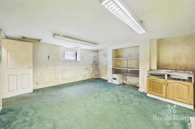 4 bed Detached for sale Image 12