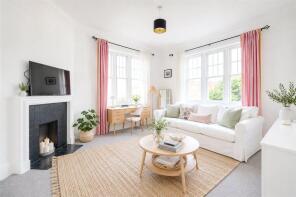 23, 737 Kings Court Mansions, Fulham Road, London SW6 5PB
