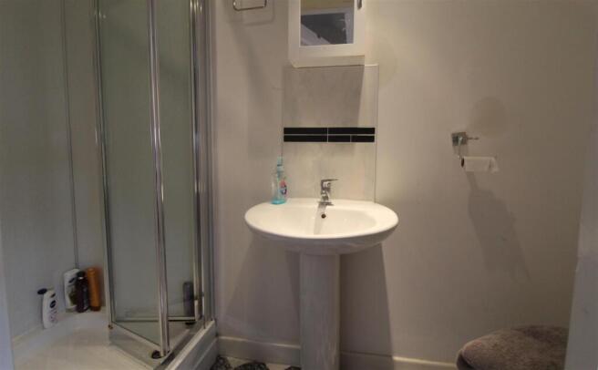 1 bed Apartment to rent Image 5