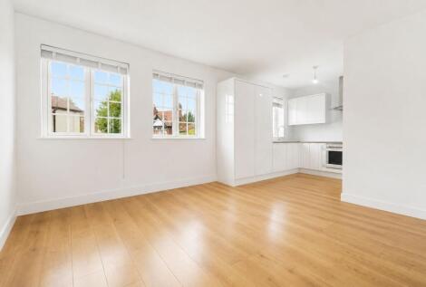 Connaught Avenue, London, E4