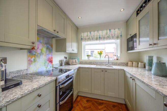 3 bed Terraced for sale Image 9
