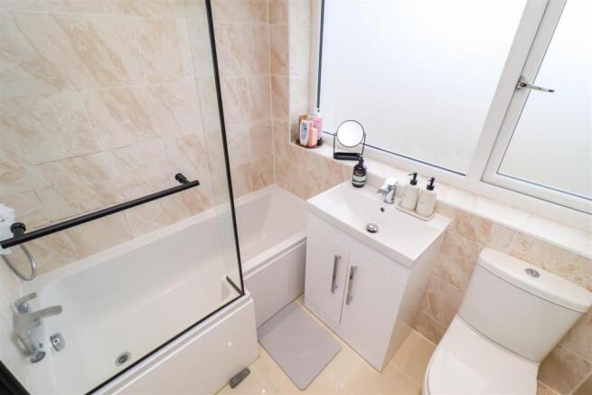 BATHROOM/W.C.