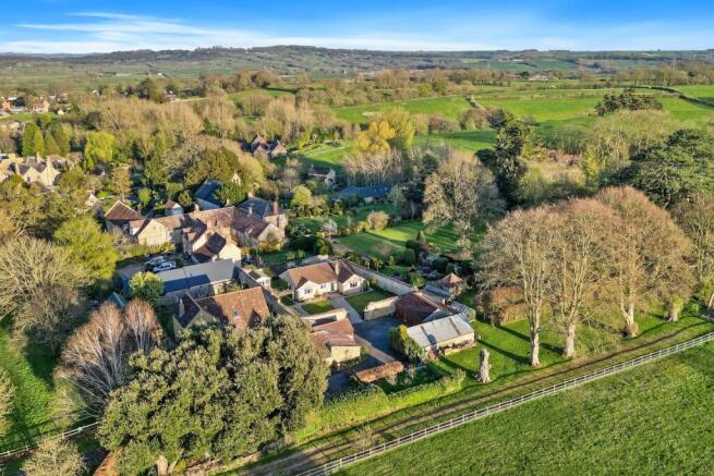 Henley Road, Misterton, Crewkerne photo 3