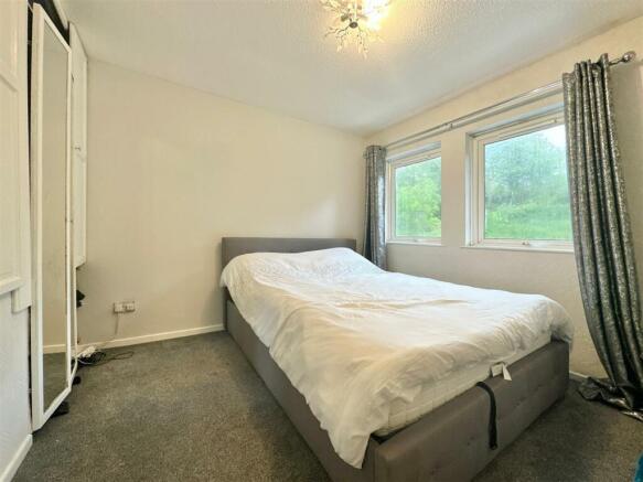 Bedroom 1.JPG