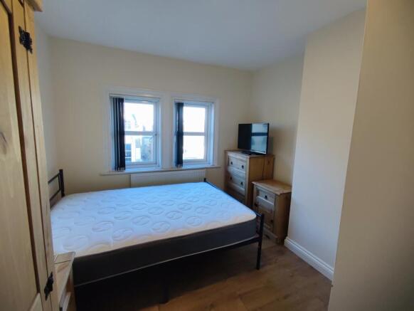 bedroom..jpg