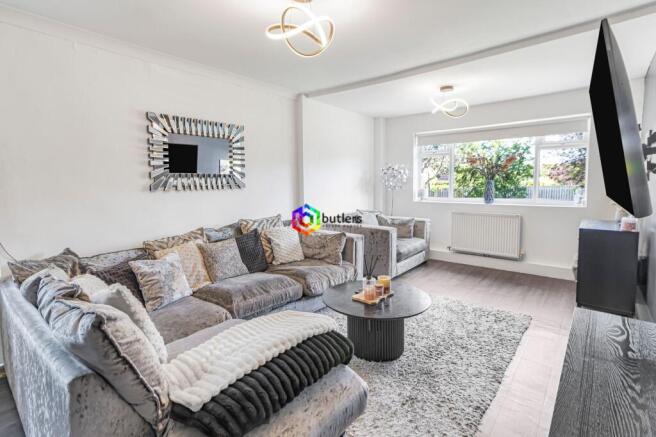 4 bed Detached Bungalow for sale Image 7