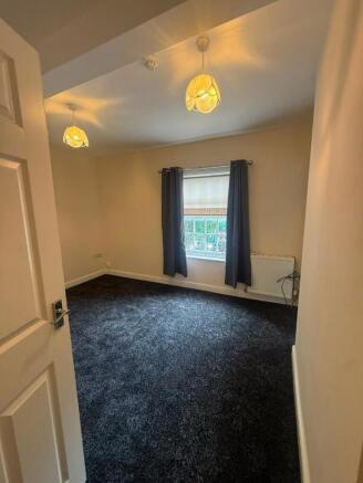 2 bed Flat to rent Image 9