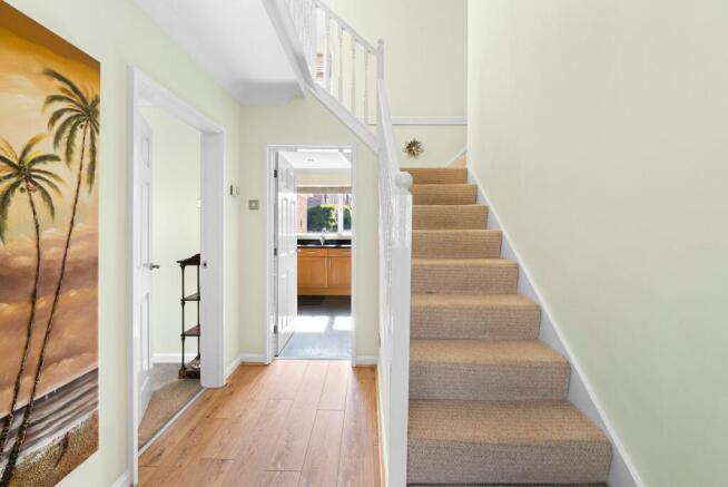 4 bed Detached for sale Image 9