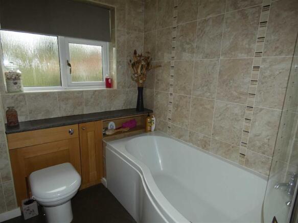 MODERN BATHROOM