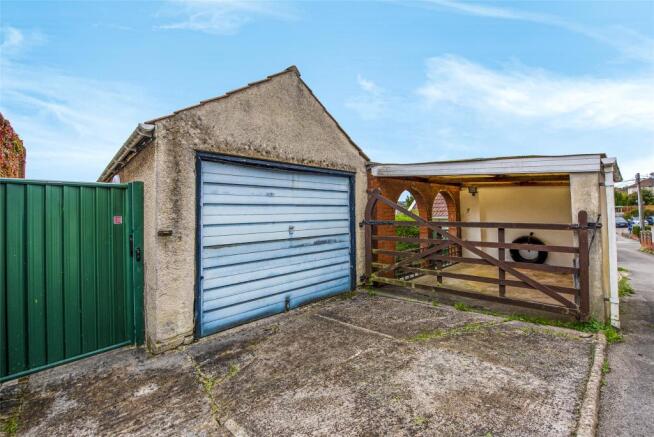 Garage & Carport