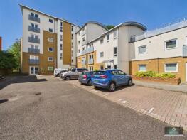 4, Daniels House, Trafalgar Gardens, Pound Hill, Crawley RH10 7SR